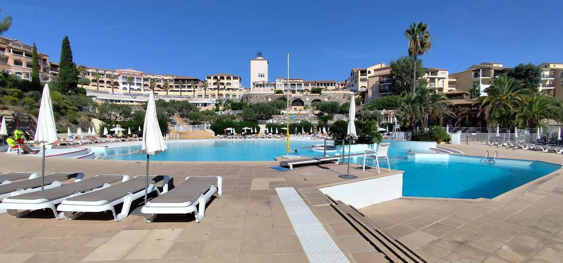 T2 Vue Mer, Jardin Clos, Village Vacances Cap Esterel St Raphael Saint-Raphaël 0*,